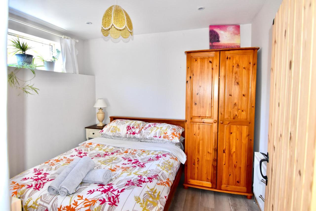 Spacious Cottage In The Village Of Wembury Exterior foto